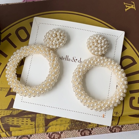 Stella & Dot | Oh Ya Gold + Pearl Drop Statement Earrings - Picture 7 of 13